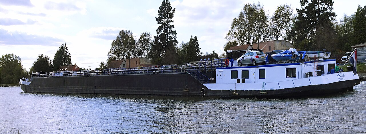 1280px Anna Chemical Oil tanker IMO 7384986 on De%C3%BBle %283%29