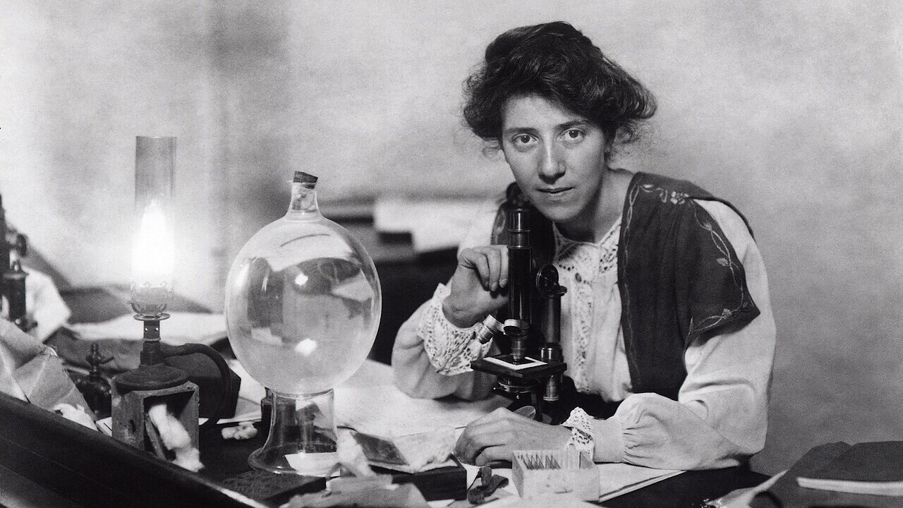 1280px Marie Stopes in her laboratory%2C 1904 Restoration