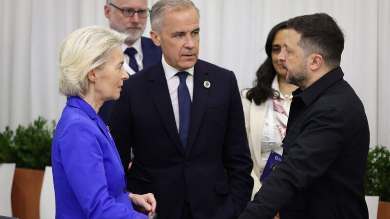 Volodymyr Zelensky with European leaders at a summit